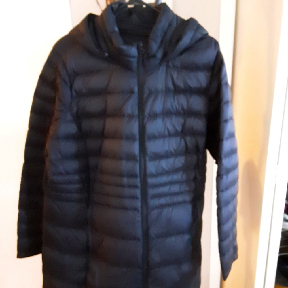 Womans Black Puffer Jacket